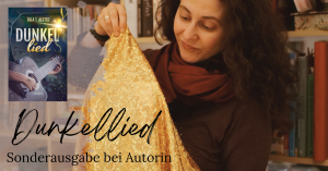 Aitorin Tala T. Alsted hält ein goldenes Glitzertuch über ein noch verborgenes Buch